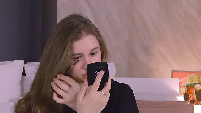 EllieHayes online show from 11, 3, 2026