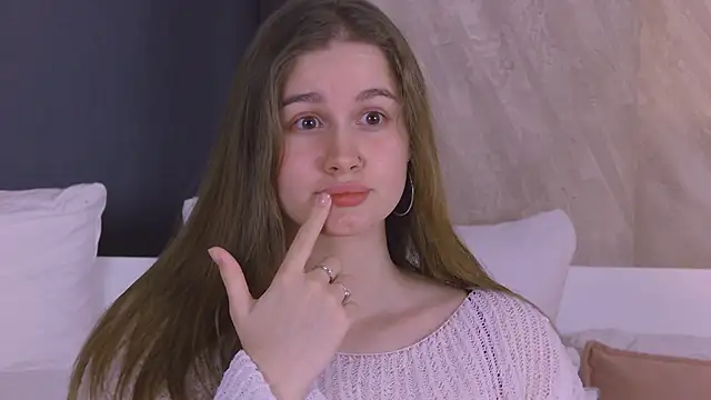 EllieHayes online show from 2, 4, 2026