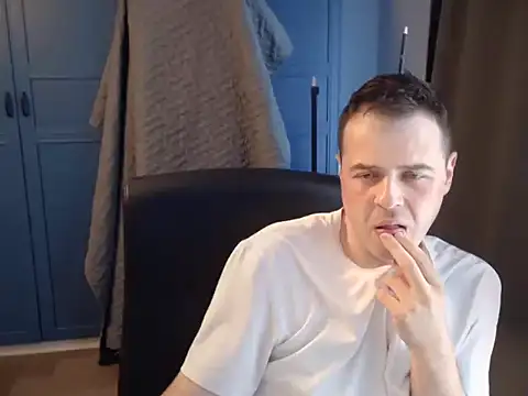 Snapshot of CuteMan33 chatting on 10, 7, 2026 CuteMan33 online show from 10, 7, 2026