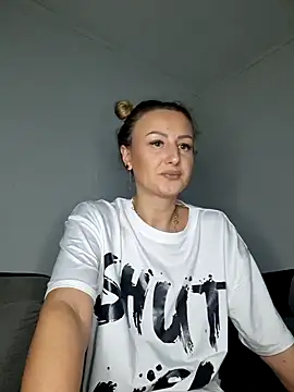 AudreyJoy online show from 4, 1, 2025