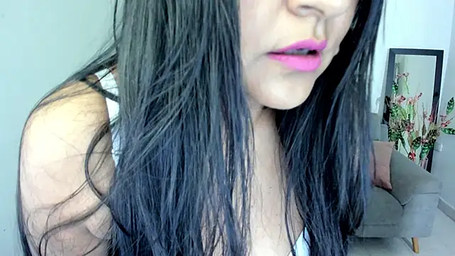 Adele Sweett online show from 12, 11, 2025