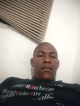 Snapshot of zuludog chatting on 19, 5, 2026 zuludog online show from 19, 5, 2026