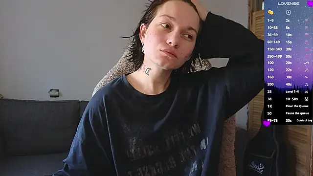 esajukyy online show from 14, 4, 2026