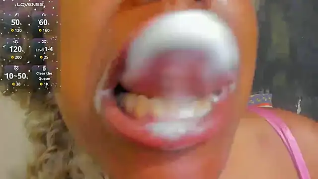 Snapshot of KamariaFyre chatting on 12, 7, 2026 KamariaFyre online show from 12, 7, 2026