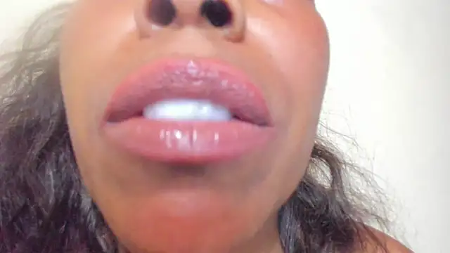 KamariaFyre online show from 7, 3, 2025