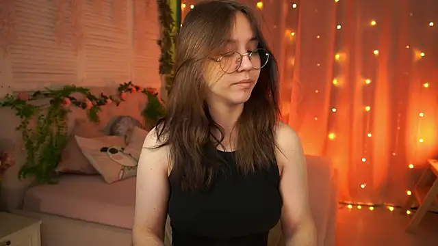Snapshot of AmeliaMead chatting on 4, 3, 2025 AmeliaMead online show from 4, 3, 2025