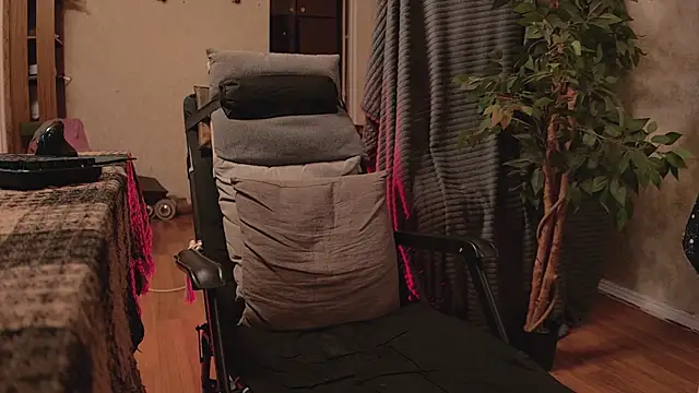 Snapshot of bulatov_xx chatting on 26, 10, 2025 bulatov xx online show from 26, 10, 2025