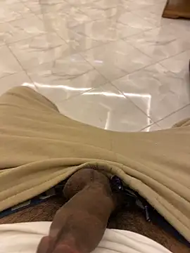 Snapshot of Lahcene chatting on 1, 12, 2025 Lahcene online show from 1, 12, 2025