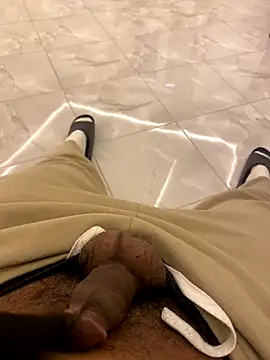 Snapshot of Lahcene chatting on 3, 12, 2025 Lahcene online show from 3, 12, 2025