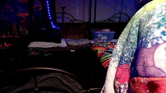 Snapshot of Stonermama666420 chatting on 9, 10, 2025 Stonermama666420 online show from 9, 10, 2025