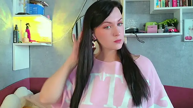 liya gorgeous online show from 13, 4, 2026