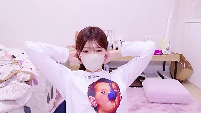 Snapshot of Runarunapi chatting on 4, 10, 2025 Runarunapi online show from 4, 10, 2025