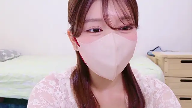 Snapshot of Runarunapi chatting on 14, 11, 2025 Runarunapi online show from 14, 11, 2025