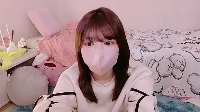 Snapshot of Runarunapi chatting on 30, 11, 2025 Runarunapi online show from 30, 11, 2025