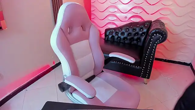 natasha adams22 online show from 24, 10, 2025