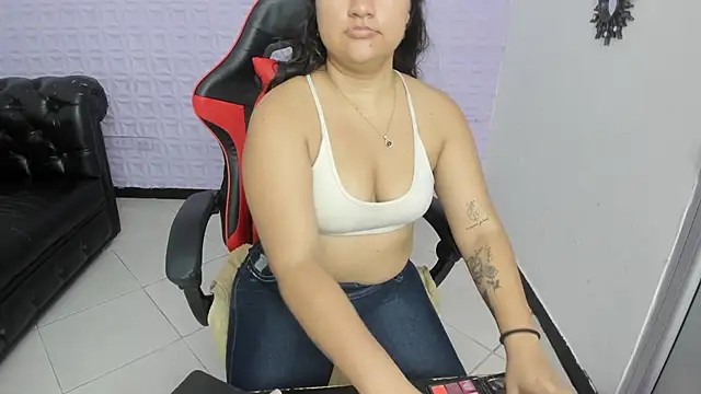 natasha adams22 online show from 7, 3, 2025
