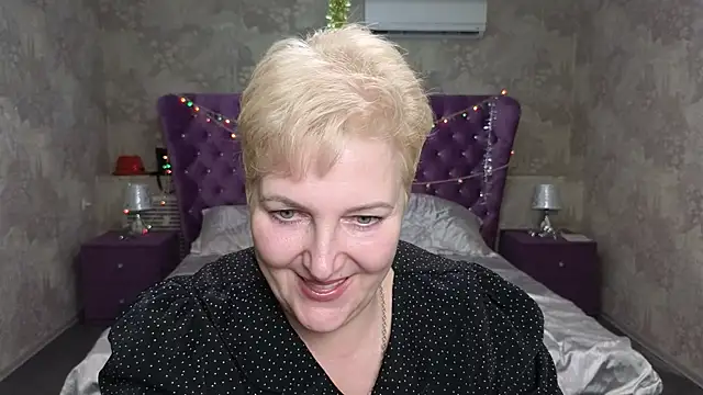 Sandra Snow online show from 16, 1, 2025