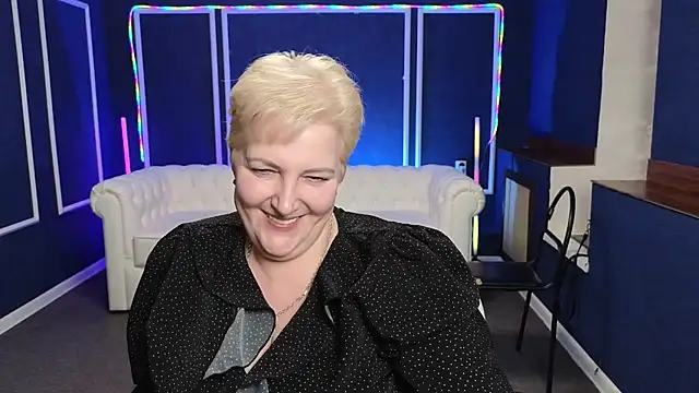 Sandra Snow online show from 2, 2, 2025