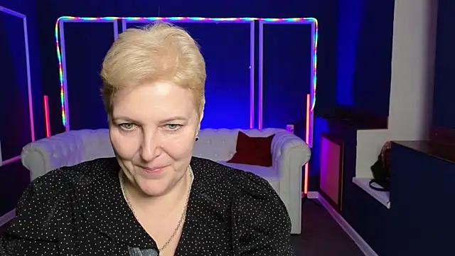 Sandra Snow online show from 6, 1, 2025