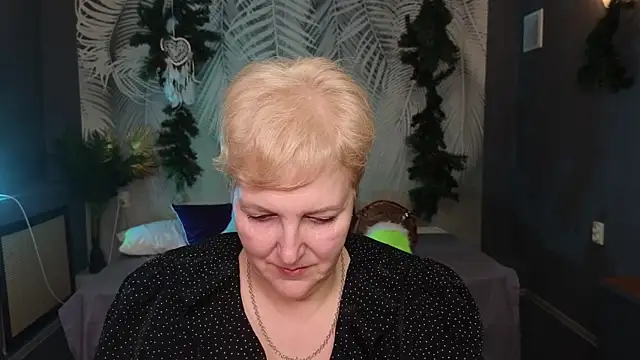 Sandra Snow online show from 18, 1, 2025