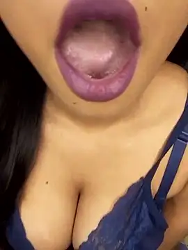 hinaa khan online show from 8, 1, 2026