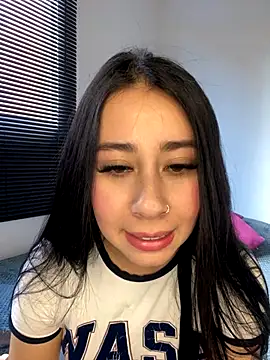 Snapshot of Zoee_t chatting on 14, 10, 2025 Zoee t online show from 14, 10, 2025