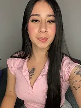 Snapshot of Zoee_t chatting on 17, 10, 2025 Zoee t online show from 17, 10, 2025