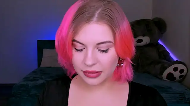 Snapshot of evaharve chatting on 5, 3, 2025 evaharve online show from 5, 3, 2025