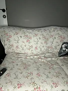 badenaz34 online show from 10, 4, 2026