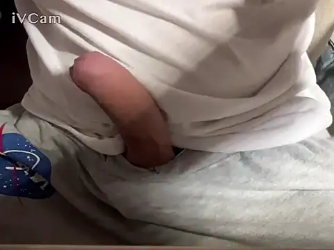 Snapshot of Axeeeeeeeeeeeel chatting on 18, 11, 2025 Axeeeeeeeeeeeel online show from 18, 11, 2025