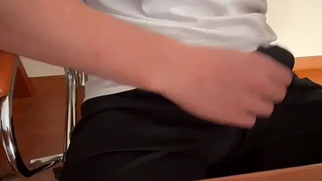 Snapshot of Axeeeeeeeeeeeel chatting on 24, 10, 2025 Axeeeeeeeeeeeel online show from 24, 10, 2025