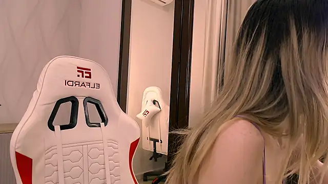 Babby Rabbit online show from 18, 12, 2025