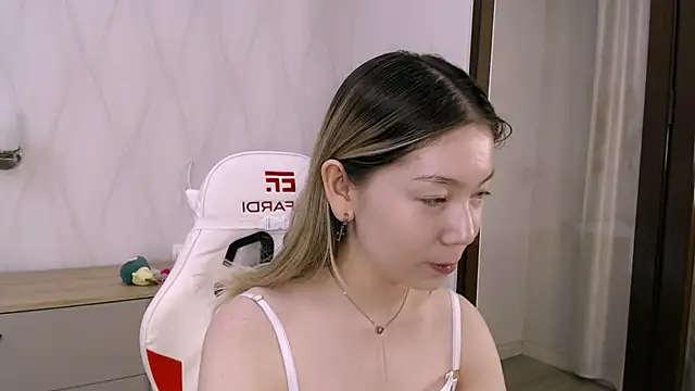 Snapshot of Babby_Rabbit chatting on 3, 10, 2025 Babby Rabbit online show from 3, 10, 2025