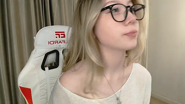 Snapshot of Babby_Rabbit chatting on 10, 10, 2025 Babby Rabbit online show from 10, 10, 2025