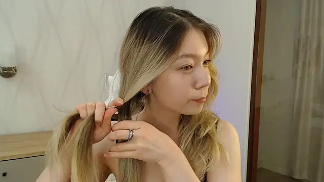 Snapshot of Babby_Rabbit chatting on 9, 10, 2025 Babby Rabbit online show from 9, 10, 2025