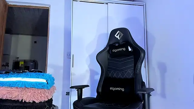 Snapshot of Dulce_smith_1 chatting on 18, 11, 2025 Dulce smith 1 online show from 18, 11, 2025