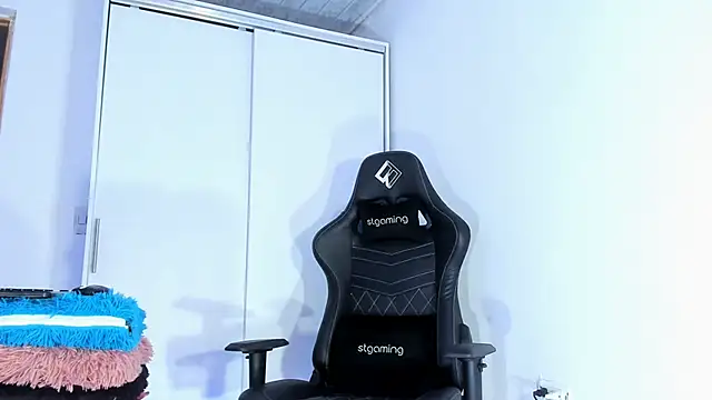 Snapshot of Dulce_smith_1 chatting on 13, 11, 2025 Dulce smith 1 online show from 13, 11, 2025