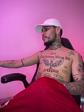 Snapshot of Junihn0 chatting on 18, 11, 2025 Junihn0 online show from 18, 11, 2025