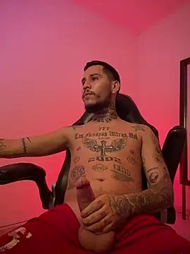 Snapshot of Junihn0 chatting on 7, 11, 2025 Junihn0 online show from 7, 11, 2025