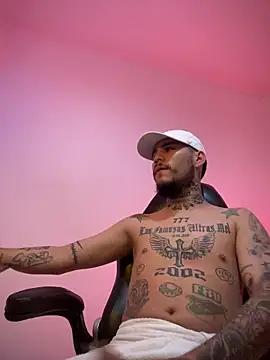 Snapshot of Junihn0 chatting on 11, 11, 2025 Junihn0 online show from 11, 11, 2025