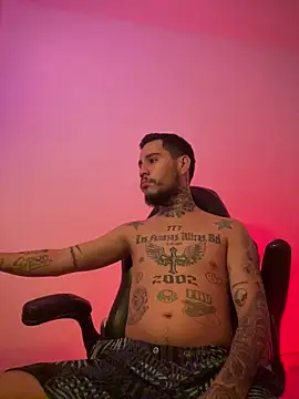 Snapshot of Junihn0 chatting on 12, 11, 2025 Junihn0 online show from 12, 11, 2025