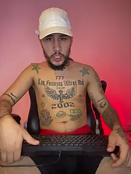 Snapshot of Junihn0 chatting on 14, 11, 2025 Junihn0 online show from 14, 11, 2025