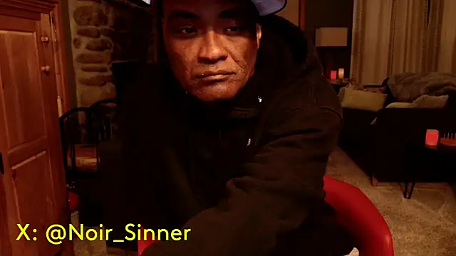 Snapshot of sinnernoir chatting on 6, 10, 2025 sinnernoir online show from 6, 10, 2025