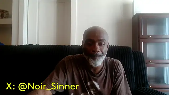 Snapshot of sinnernoir chatting on 3, 7, 2026 sinnernoir online show from 3, 7, 2026