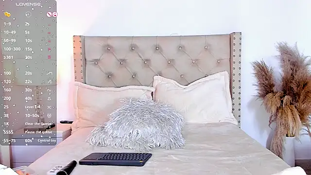 marilynrossy online show from 4, 11, 2025