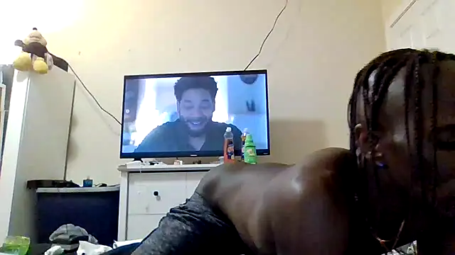 Snapshot of Shawtyblaque21 chatting on 6, 8, 2026 Shawtyblaque21 online show from 6, 8, 2026