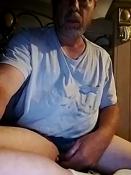 Snapshot of Rayc61 chatting on 8, 5, 2026 Rayc61 online show from 8, 5, 2026
