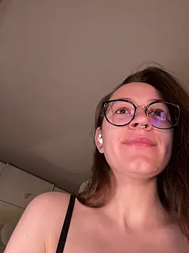Snapshot of Lilly_Soulmate chatting on 8, 5, 2026 Lilly Soulmate online show from 8, 5, 2026