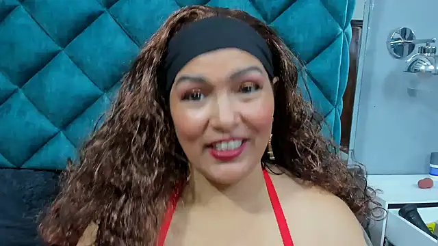 PENELOPELEWISs online show from 31, 10, 2025