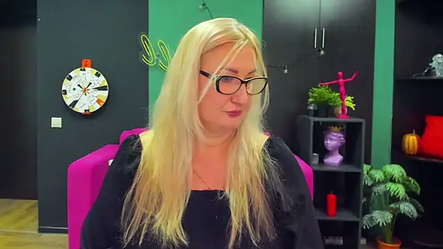 ChristyBrooks online show from 22, 2, 2025